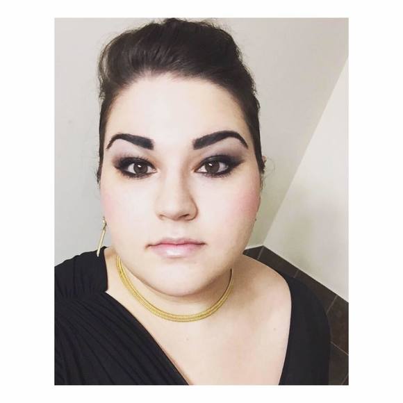 Meet your Posher, Arianna - Picture 1 of 1