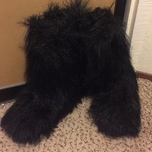 Sasquatch boots! Size 7