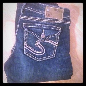 Like New- Silver Jeans Berkley Flap skinny jeans
