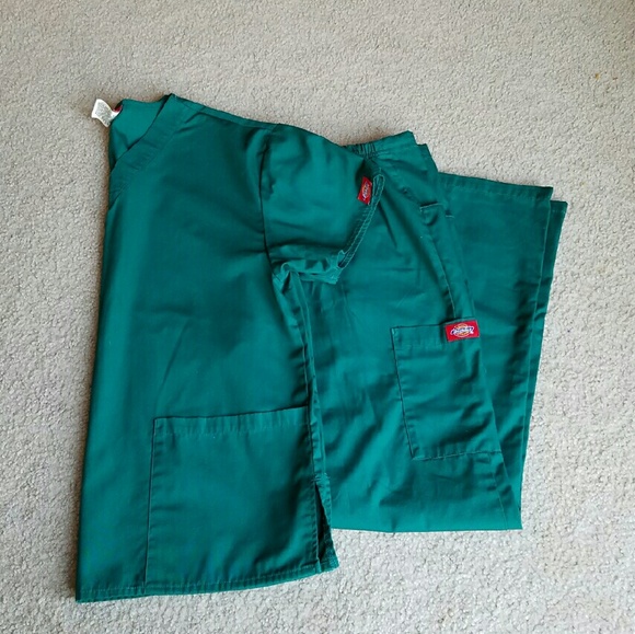 Dickies scrub set (M) NEW