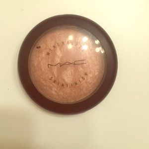MAC mineralize skinfinish powder