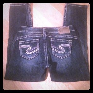 Like New- Silver Jeans Tuesday 16 1/2 Capri, W26
