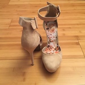 Natural Color Suede Heels