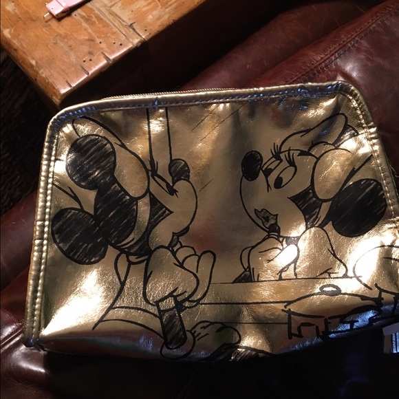 ADORABLE MINNIE MOUSE makeup/accessory bag- NWT!