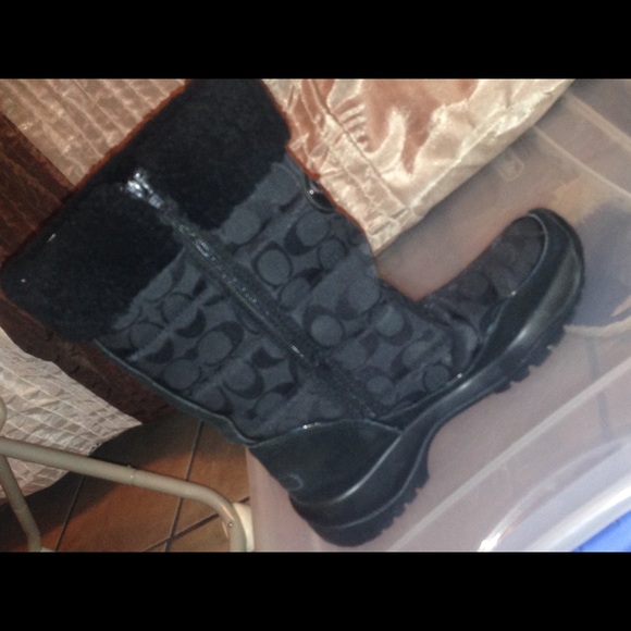 Shoes - Picture 2 of 4