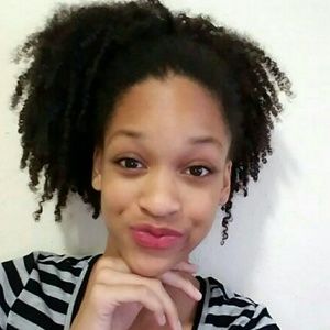 Meet your Posher, Nyla