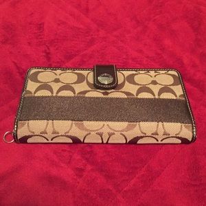 Authentic COACH Signature Wallet - Tan/Brown