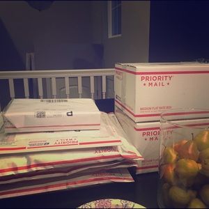Sending out goodies 😍