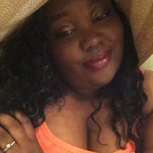 Meet your Posher, Alicia