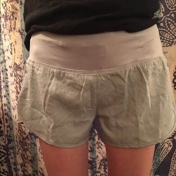 Light grey Nike shorts NWT