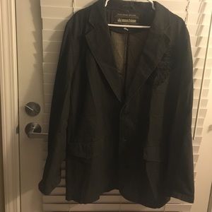 Stylish Men's brown blazer w/embroidered detail