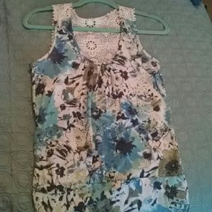 Lacey flower tank