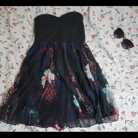 Strapless dress - Picture 1 of 3