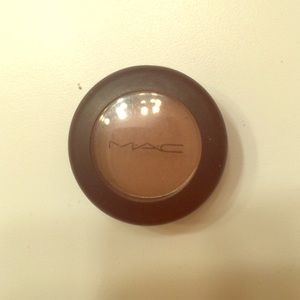 MAC eye shadow in cork