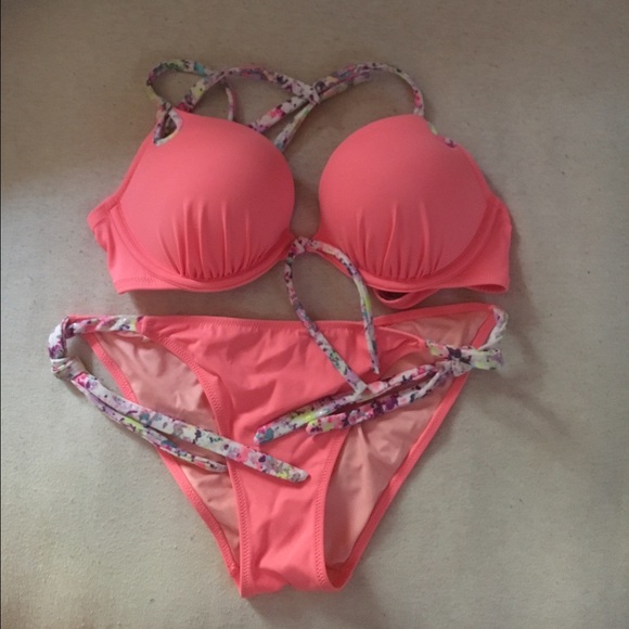 VS bombshell bikini set