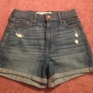 High wasted shorts (BRAND NEW)