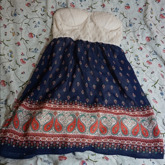 Strapless, color contrasting dress