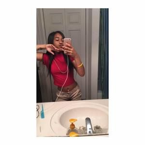 Meet your Posher, Alyncia