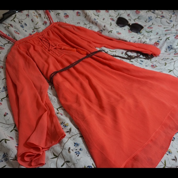 Off the shoulder dress - Picture 2 of 2