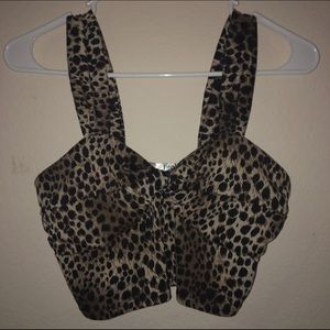 🎁BOGO🎁Cheetah print crop tank😄