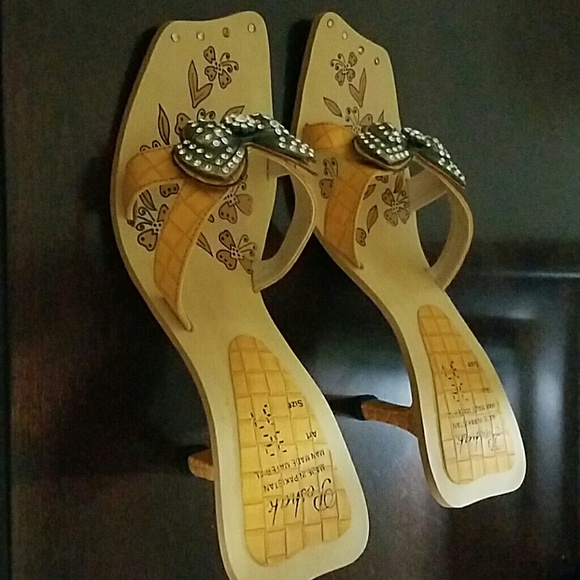 Butterfly diamond sandals - Picture 2 of 4
