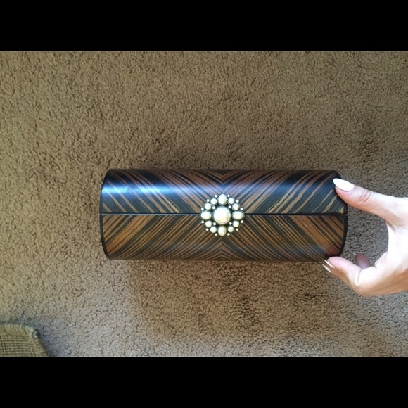 Dainty jewelery box