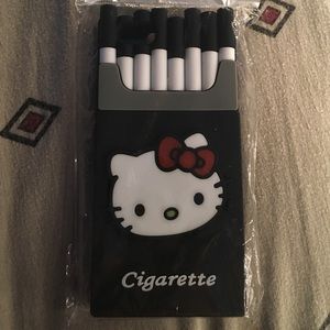 Hello Kitty cigarette case.