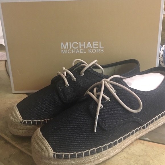 NEW! Michael Kors shoes sz 7