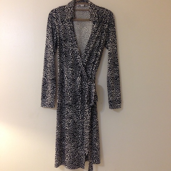 Diane von Furstenberg Dresses & Skirts - DVF "New Jeanne Two" Speckled Wrap Dress