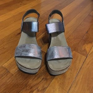 Pierre Dumas Hester Wedges