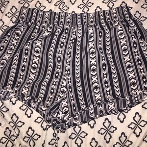 Forever 21 black and cream Aztec shorts