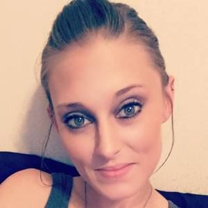 Meet your Posher, Emilie