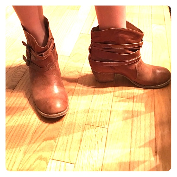 Mia leather boots