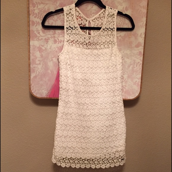 Hollister Dresses & Skirts - White Lace Dress