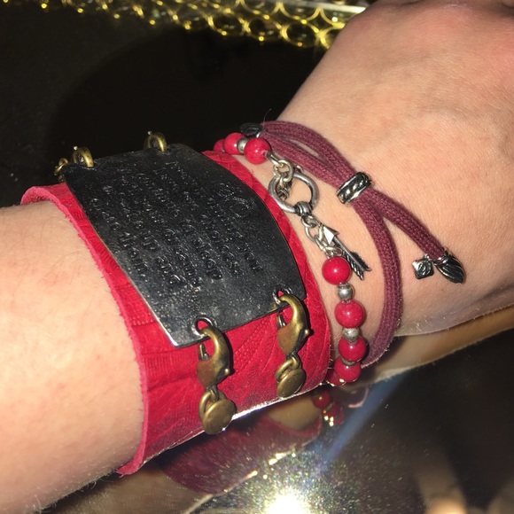 Red Arrow Bracelet - Picture 3 of 4