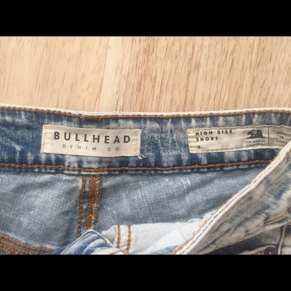 Bullhead | high waisted distressed shorts - Picture 4 of 4