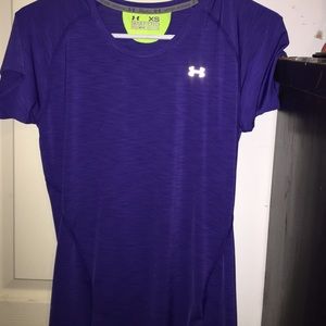 Under amour semi-fitted work out shirt