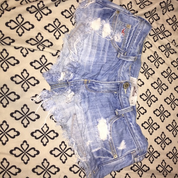 Hollister destroyed shorts