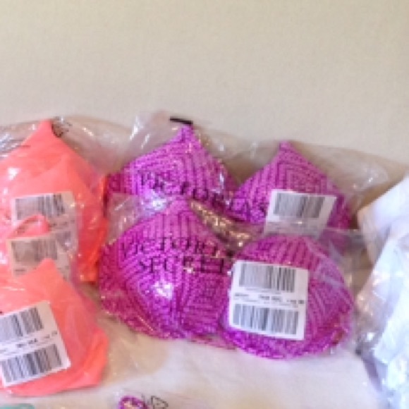 Victoria's Secret Bombshell Push Up Swim Top - Picture 4 of 4