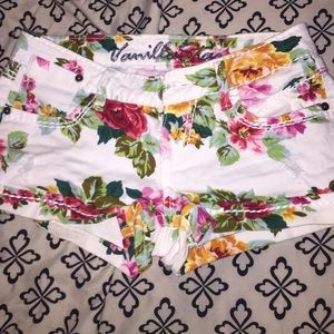 Very cute floral jean shorts