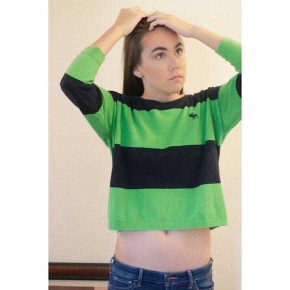 Abercrombie and Fitch Sweater - Picture 1 of 2