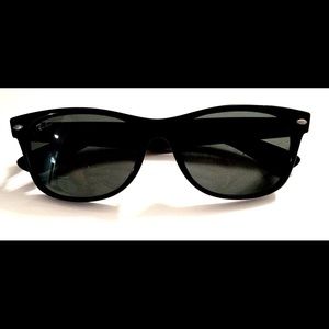 💯% Authentic Ray Ban Used Black Glossy Farers