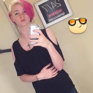 Meet your Posher, Alyssa