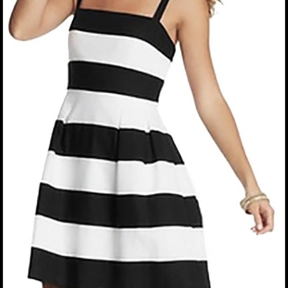 EUC- worn once! Ann Taylor Loft Sz 6 bl/w dress!