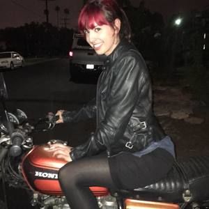 Meet your Posher, Dominique