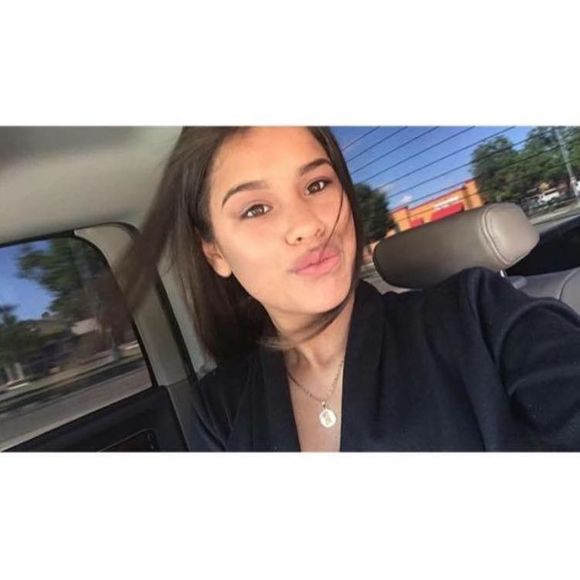 Meet your Posher, Ana