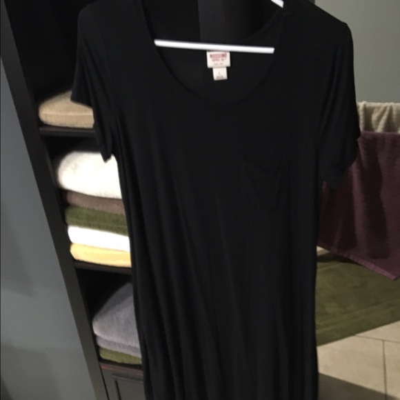 Mossimo Sz L Black t-shirt dress- so versatile!