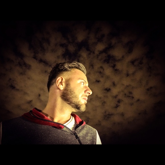 Meet your Posher, JQ - Picture 4 of 4