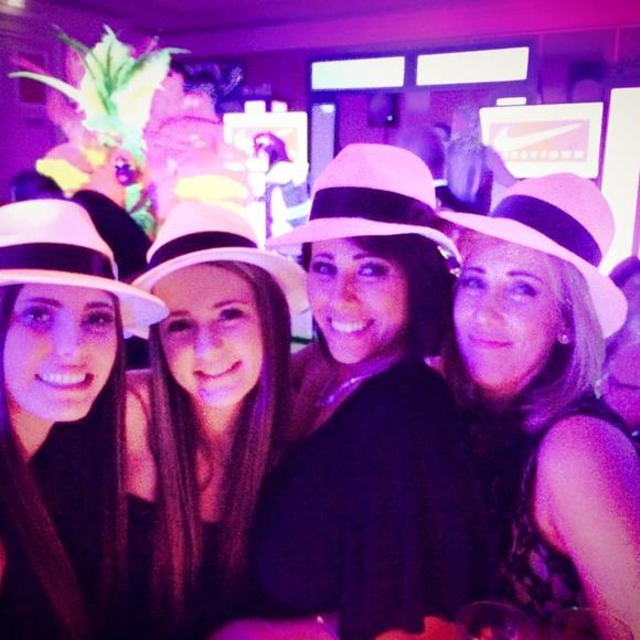 Meet your Posher, Melissa - Picture 1 of 1