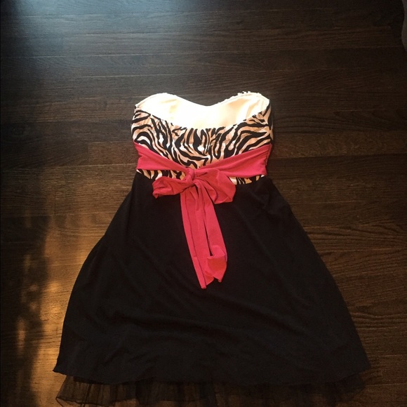 Part Dress - Picture 2 of 2